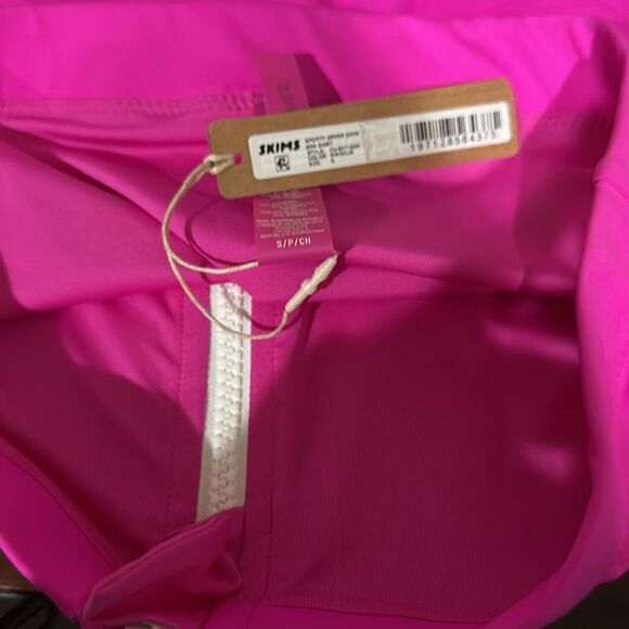 SKIMS Pink and White Swim Set - Picture 7 of 7